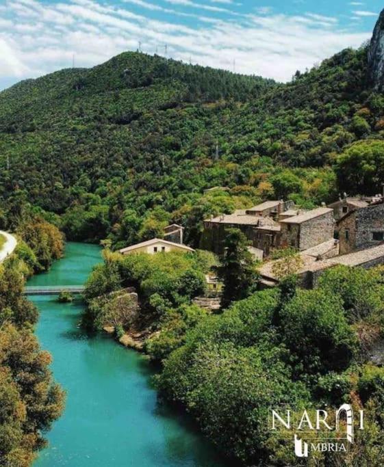 Fresco E Colorato Appartamentino In Narni Scalo Экстерьер фото